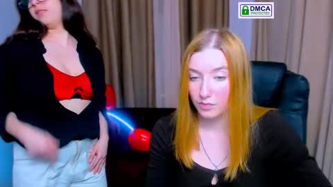 Snapshot of daisy_candy chatting on 03.05.25 Little Di online show from 03.05.25