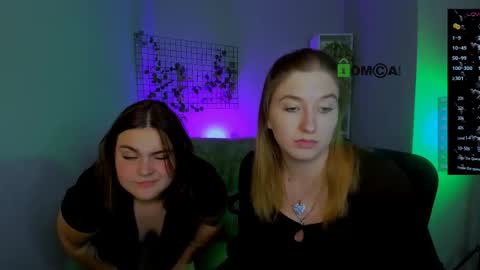 Snapshot of daisy_candy chatting on 09.16.25 Little Di online show from 09.16.25