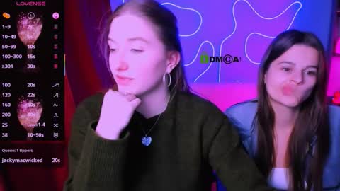 Snapshot of daisy_candy chatting on 10.06.25 Little Di online show from 10.06.25