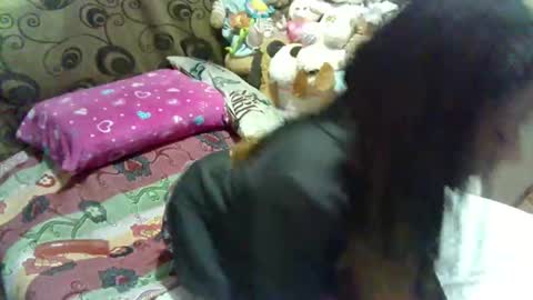 Snapshot of dalila_b chatting on 10.31.25 Dali online show from 10.31.25