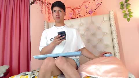 Snapshot of damiann1_ chatting on 11.08.25 Damian online show from 11.08.25