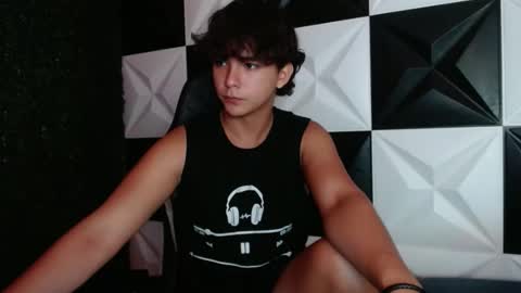 Snapshot of dani_cumboy chatting on 12.28.24 dani_cumboy online show from 12.28.24