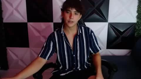 Snapshot of dani_cumboy chatting on 01.22.25 dani_cumboy online show from 01.22.25