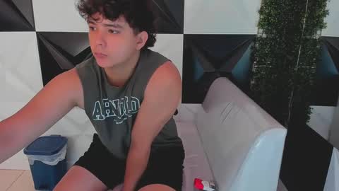 Snapshot of dani_cumboy chatting on 10.12.25 dani_cumboy online show from 10.12.25