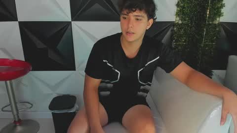 Snapshot of dani_cumboy chatting on 10.14.25 dani_cumboy online show from 10.14.25