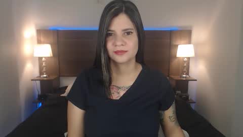 Snapshot of daniellerain chatting on 10.31.25 daniellerain online show from 10.31.25