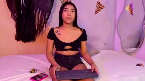 danka_smith online show from 10.15.25