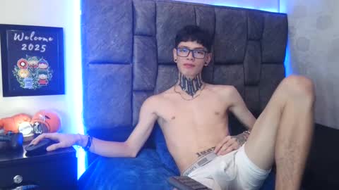 Snapshot of dann_brown chatting on 01.11.25 Dann Brown online show from 01.11.25