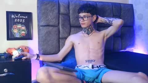 Snapshot of dann_brown chatting on 02.01.25 Dann Brown online show from 02.01.25