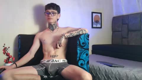 Snapshot of dann_brown chatting on 03.12.25 Dann Brown online show from 03.12.25