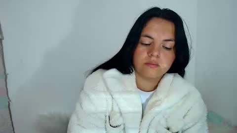 Snapshot of danna_1111 chatting on 10.11.25 danna online show from 10.11.25