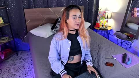 Snapshot of danna__castle chatting on 12.10.24 Dannacastle online show from 12.10.24