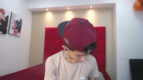 Snapshot of danny__santoro chatting on 10.14.25 Danny online show from 10.14.25