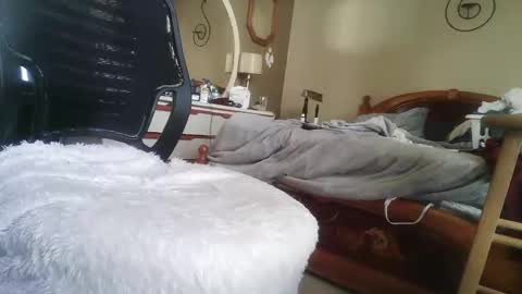 Snapshot of dannyb618 chatting on 02.01.25 Danielle online show from 02.01.25