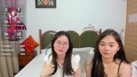 Snapshot of daphnedawn chatting on 11.14.25 Dawn online show from 11.14.25