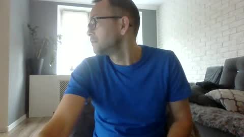 Snapshot of darkhaired34 chatting on 01.23.25 darkhaired34 online show from 01.23.25