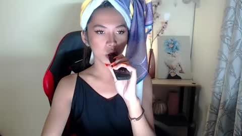 Snapshot of daveboyyy chatting on 10.08.25 Scarlet thesexiest online show from 10.08.25