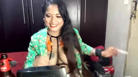 Snapshot of dbnpoizn chatting on 12.26.24 dbnpoizn online show from 12.26.24