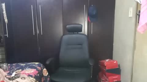 Snapshot of dbnpoizn chatting on 02.22.25 dbnpoizn online show from 02.22.25