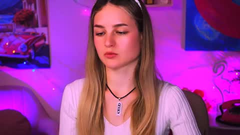 Snapshot of deboralarson chatting on 01.10.25 Debora online show from 01.10.25