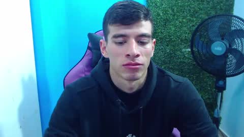 Snapshot of deiby_baby chatting on 01.08.25 DEIBY online show from 01.08.25