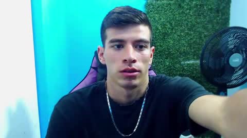 Snapshot of deiby_baby chatting on 01.08.25 DEIBY online show from 01.08.25