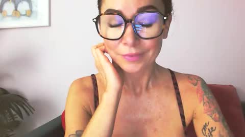 delilah_sweet online show from 10.17.25