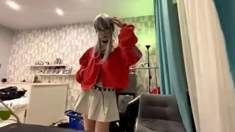 Snapshot of delilahdyl chatting on 11.15.25 Mila online show from 11.15.25