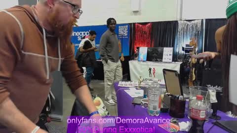 Snapshot of demora_avarice chatting on 12.08.24 demora_avarice online show from 12.08.24