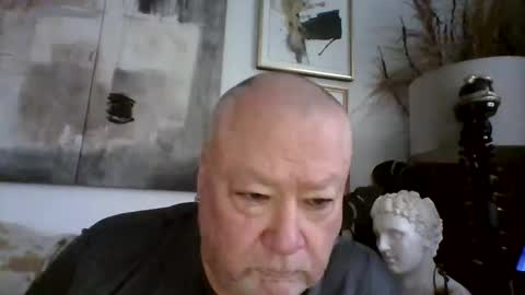 Snapshot of denboisvin2043 chatting on 02.15.25 denboisvin2043 online show from 02.15.25