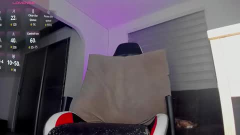 Snapshot of dereckhardd chatting on 09.23.25 dereckhardd online show from 09.23.25