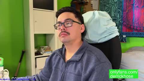 Snapshot of derrick_hose chatting on 01.11.25 Derrick Hose online show from 01.11.25
