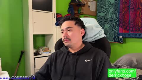 Snapshot of derrick_hose chatting on 01.12.25 Derrick Hose online show from 01.12.25