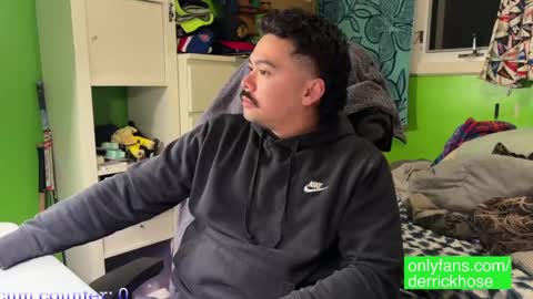 Snapshot of derrick_hose chatting on 03.10.25 Derrick Hose online show from 03.10.25