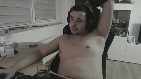 Snapshot of dershark chatting on 09.14.25 dershark online show from 09.14.25