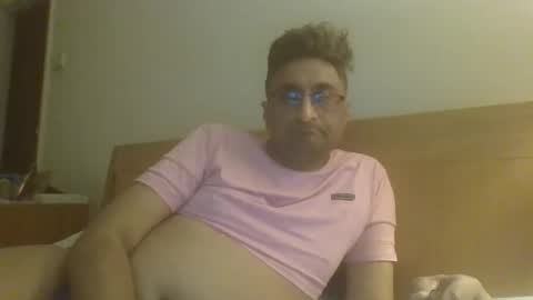 Snapshot of desiboi9 chatting on 10.29.25 desiboi9 online show from 10.29.25