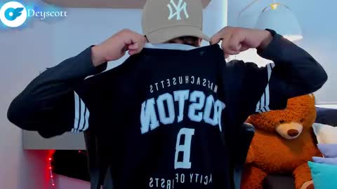 Snapshot of deymon_scott chatting on 02.16.25 JULIAN online show from 02.16.25