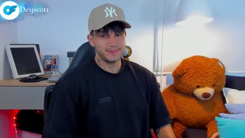 Snapshot of deymon_scott chatting on 02.17.25 JULIAN online show from 02.17.25
