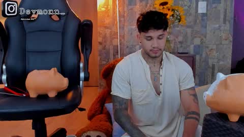 Snapshot of deymon_scott chatting on 09.20.25 JULIAN online show from 09.20.25