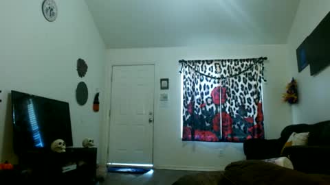 Snapshot of diamondmonroexo chatting on 10.06.25 DiamondMonroeXo online show from 10.06.25