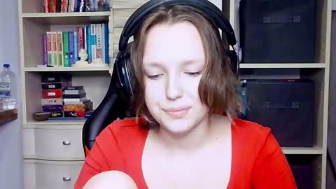 Snapshot of diana_back3 chatting on 10.18.25 diana_back3 online show from 10.18.25