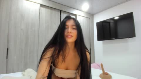 Snapshot of diana_jones_ chatting on 09.17.25 POCA online show from 09.17.25