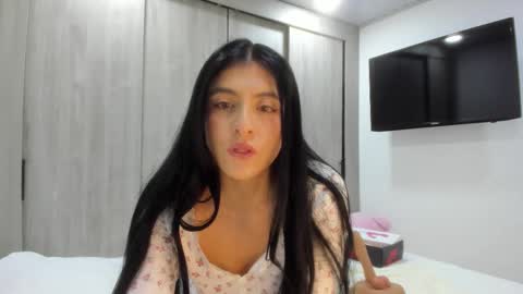 Snapshot of diana_jones_ chatting on 09.28.25 POCA online show from 09.28.25