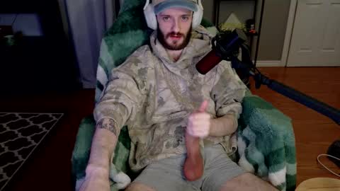 Snapshot of digbicknik chatting on 10.30.25 digbicknik online show from 10.30.25