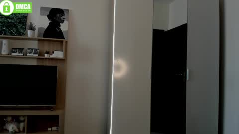 Snapshot of din_star chatting on 02.15.25 Dina online show from 02.15.25