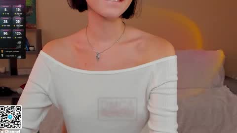 Snapshot of dindin_ chatting on 10.16.25 Jessie online show from 10.16.25