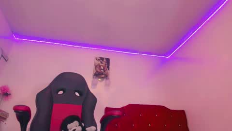 Snapshot of dirtygamesnaomy chatting on 01.20.25 Naomy online show from 01.20.25