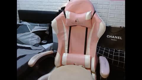 Snapshot of dirtylexa31 chatting on 12.14.24 LEXA online show from 12.14.24