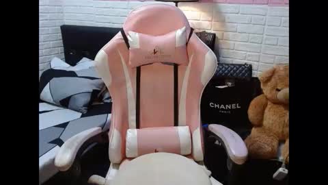 Snapshot of dirtylexa31 chatting on 01.26.25 LEXA online show from 01.26.25