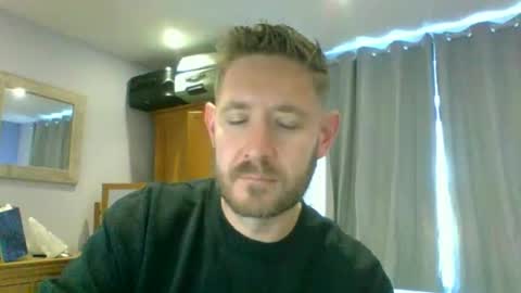 Snapshot of dirtylondon729 chatting on 10.06.25 Exhibitionist Ben online show from 10.06.25